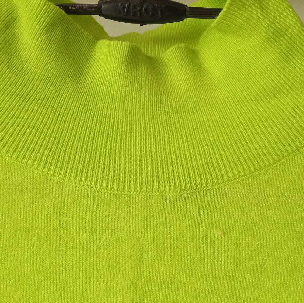❌❌sold❌❌Neon Green Boxy Knitted Sweater - Picture 7 of 9